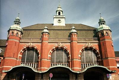 hauptbahnhof in lübeck st. lorenz